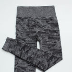 Europe and the United States hot sale seamless camouflage knit hip yoga pants sports fitness pants sexy hips seamless leggings